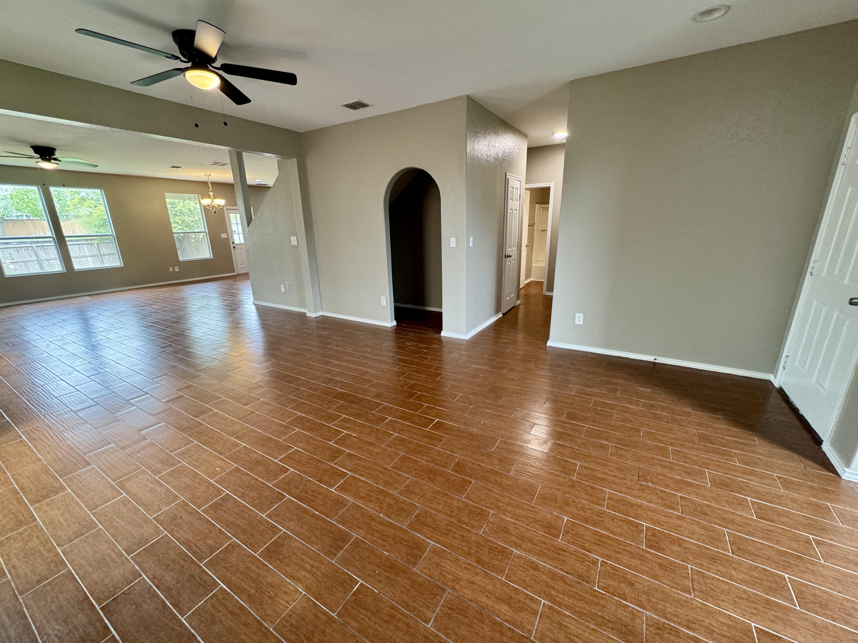 27327 Lasso Bend