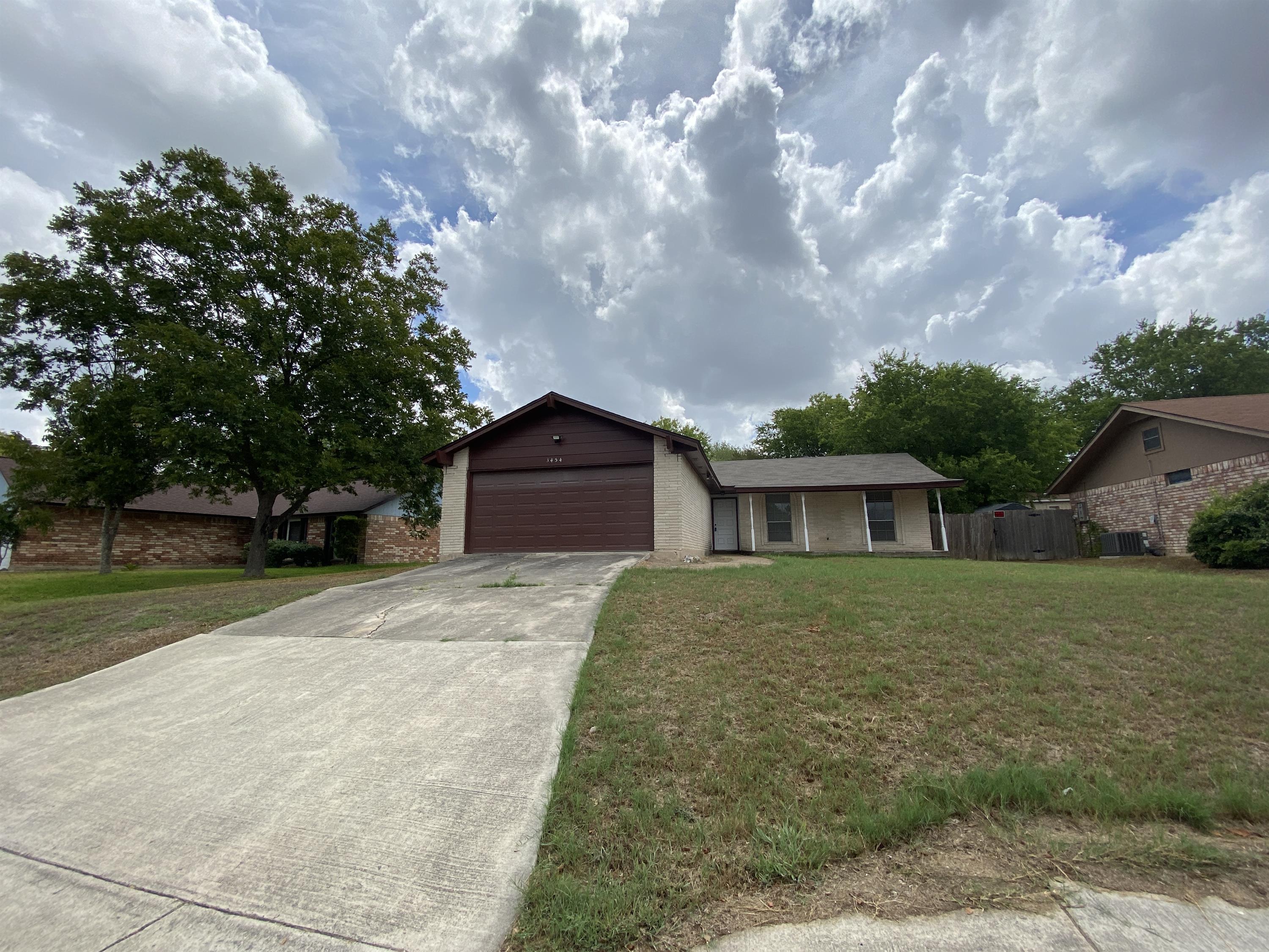 3454 Cliffside Drive
