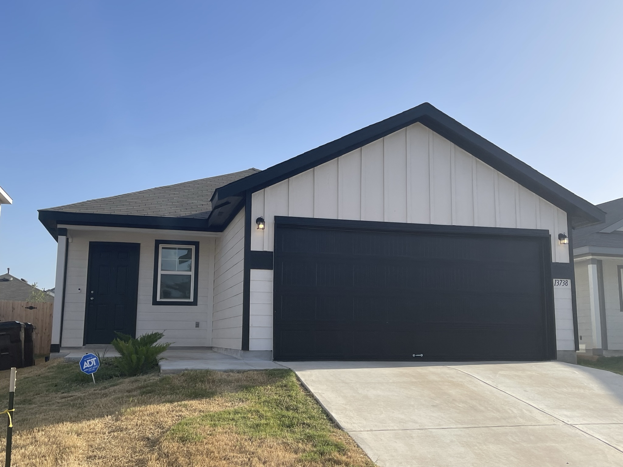13738 Crossbow Ridge